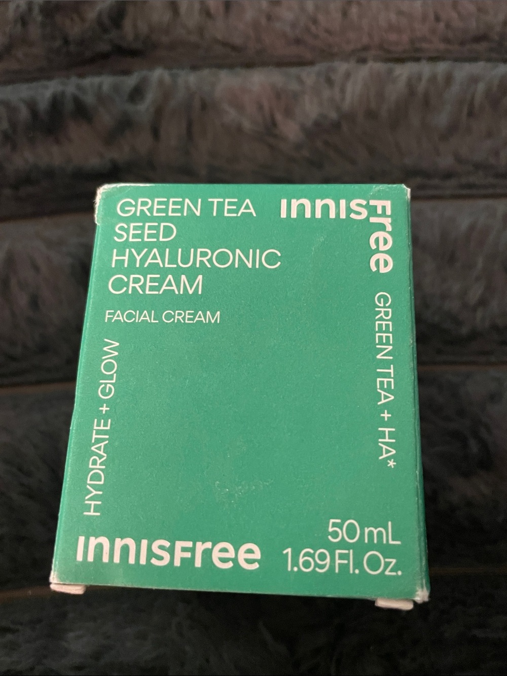 innisfree 
Green Tea Hyaluronic Acid Hydrating Cream for Skin Barrier Repair